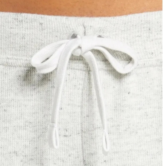 NWT Women's Nike Standard-fit Full Length Training Joggers - Picture 2 of 5